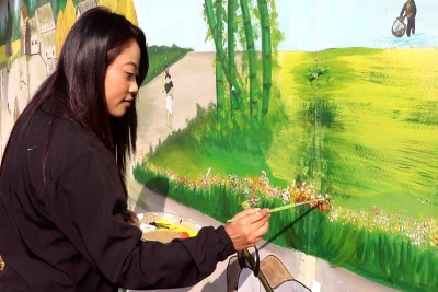 रङमार्फत थारु संस्कृति जोगाउँदै सोमिना   