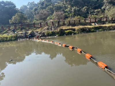 वाग्मतीमा तैरिने फोहर पदार्थ संकलन गर्न ‘ट्रास बेरियर’ जडान