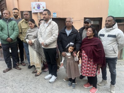 सञ्चारमन्त्री खरेलद्वारा दिवङ्गत पत्रकार रजकको परिवारसँग छलफल   