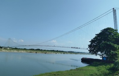 मेची नदीमा निर्मित झोलुङ्गे पुल पर्यटकीय गन्तव्य बन्दै   