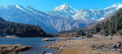 टिटी ताल र धौलागिरि हिमाल