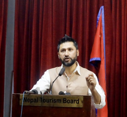 सुरक्षित स्थानमा स्थानान्तरण गरी भूमिहीनलाई लालपूर्जा उपलब्ध गराउँछौँः सभापति लामिछाने
