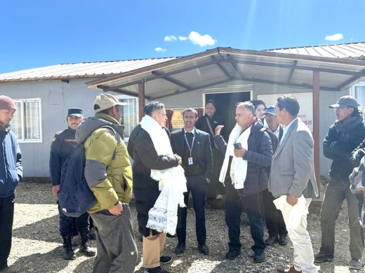 चिनियाँ राजदूत सात सदस्यीय टोलीसहित लोमान्थाङमा, कोरला नाकाको अवस्थाबारे चासो