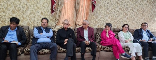 नेता डा. कोइरालाद्वारा बुद्धिजीवीसँग छलफल