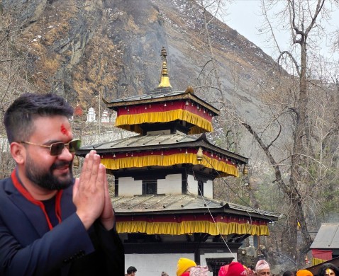 मुक्तिनाथ दर्शन गरेर प्रधानमन्त्री शाह काठमाडौँ फिर्ता