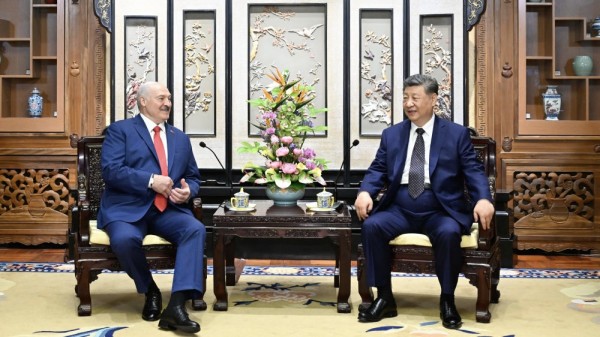 Xi Jinping meets Belarusian president