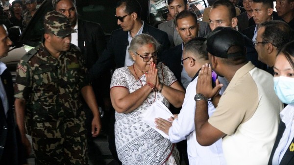 प्रधानमन्त्री कार्कीद्वारा ट्रमा सेन्टर पुगेर घाइतेको स्वास्थ्यबारे जानकारी