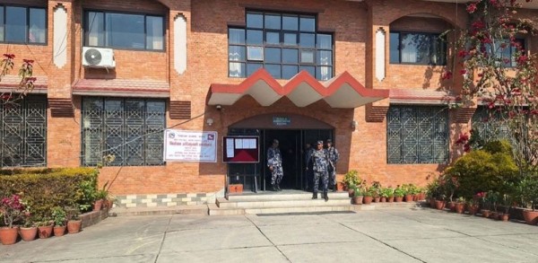 विकासका एजेण्डा लिएर मतदाताको घरदैलोमा उम्मेदवार        