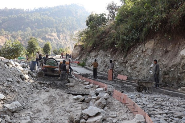 मार्ग खुलेको १७ वर्षपछि भिरकाटे-दोवा सडक स्तरोन्नति