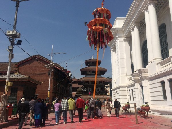 वसन्तपुरमा चीर ठडाएर फागुपूर्णिमा प्रारम्भ   