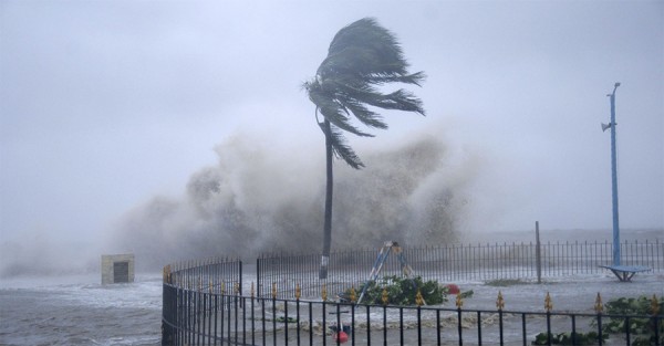 भारतमा चक्रवात ‘मोन्था’ को प्रभाव : विद्यालय बन्द, हजारौँ नागरिक सुरक्षित स्थानमा सारिए