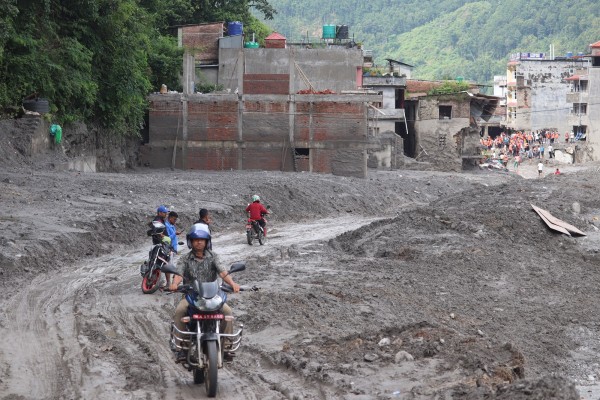 नुवाकोटको ढुङ्गेमा यातायात सञ्चालन