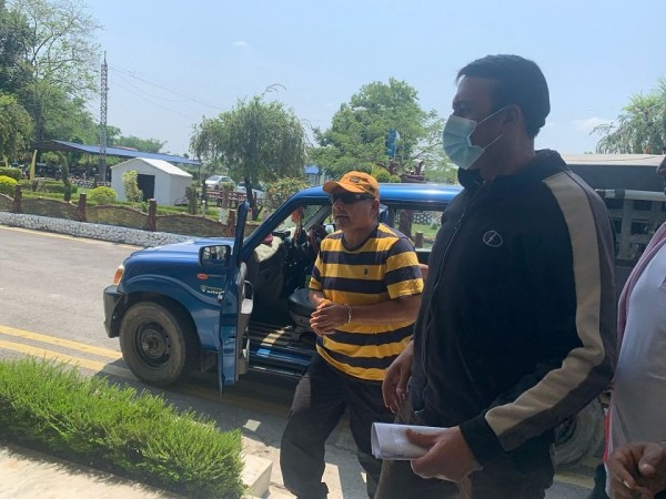 तीनकुने घटनापछि फरार दुर्गा प्रसाईंलाई काठमाण्डू ल्याइयो