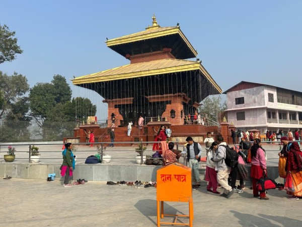 निःशुल्क भोजन, बास र शिक्षाको व्यवस्थासहित परोपकारमा रमाउँदै देवघाट गलेश्वर आश्रम        