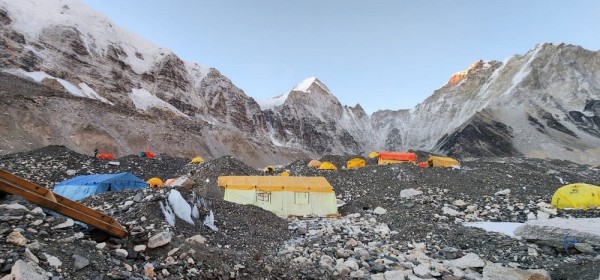 हिमाल आरोहण अनुमति सुरु   