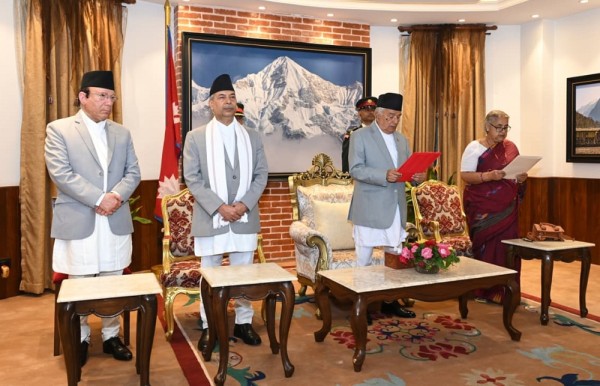 राष्ट्रपति समक्ष नवनियुक्त प्रधानमन्त्री कार्कीको सपथ