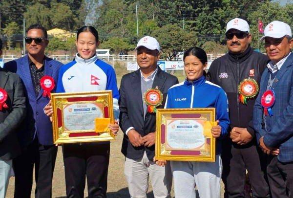 खेलकुद सप्ताह शुरू, दुई खेलाडीलाई नगदसहित सम्मान    