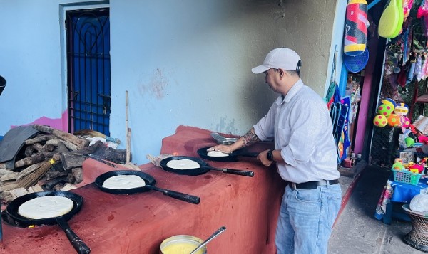 आयातित प्रसाद रोक्न ‘रोट’ बनाइँदै