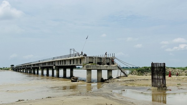 तेह्र वर्षमा पनि बनेन कमला पुल, ठेक्का तोड्ने तयारी