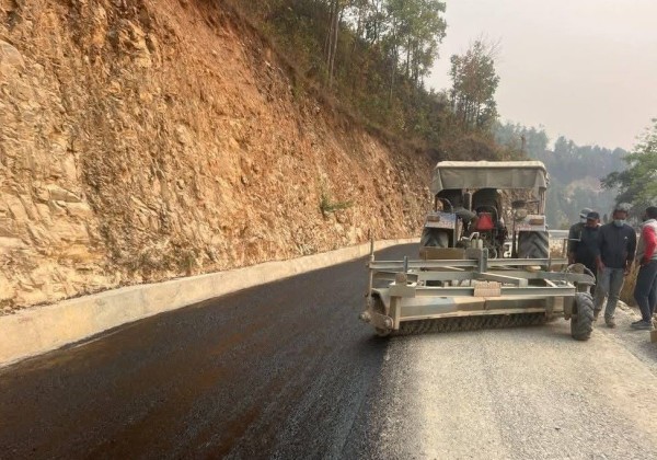 काभ्रे-कोशीपूर्वका दुई सडक स्तरोन्नति गरिँदै        