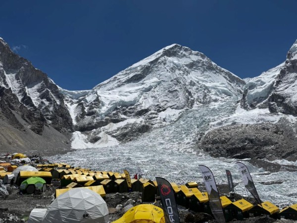 प्रतिकूल मौसमका कारण सगरमाथा आरोहण प्रभावित        