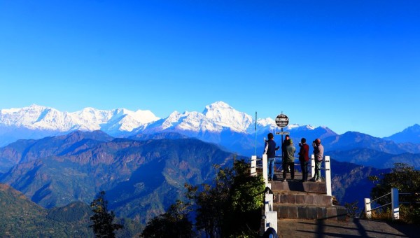 हिमाल हेर्न बेलढुङ्गामा पर्यटक खचाखच   