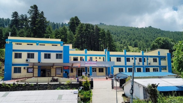 पन्ध्र शय्याको अस्पतालमा ५४ शय्याको सेवा   