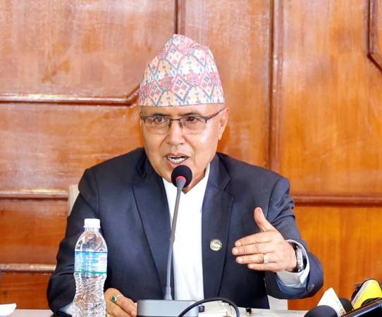 आर्थिक लाभ नदिने ‘खुद्रे तथा टुक्रे’ आयोजनामात्र रोकिएको हो : अर्थमन्त्री खनाल    