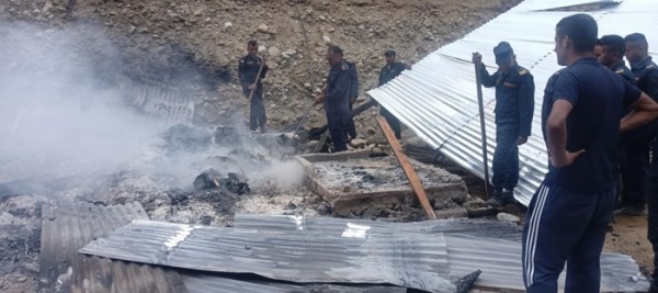 हुम्लाको झापुकुनास्थित किराना पसलमा आगलागी   