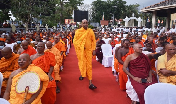 श्रीलङ्का : राज्य भूमिकामा दबाब