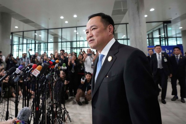 थाई राजनीतिज्ञ अनुतिन चार्नविराकुल संसदमा विजयी, प्रधानमन्त्री निर्वाचित        