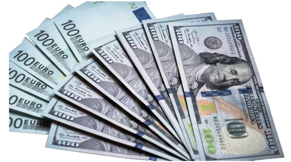 अमेरिकी डलरको मूल्य बढ्यो   