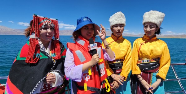 चीनको तिब्बतस्थित पानकोेङ तालमा पहिलो पटक नेपाली सञ्चारकर्मीहरु !