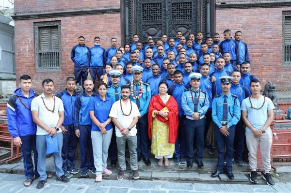 दिव्य पशुपतिनाथ सफाइमा प्रहरी वरिष्ठ अधिकारीसहित सयौँ सहभागी   