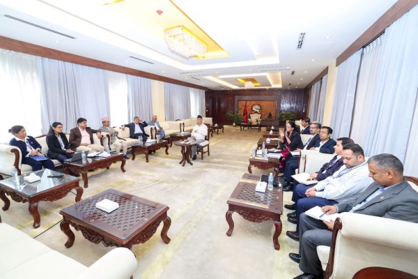 डिजिटल नेपाल फ्रेमवर्कको विस्तार र नेपाल टेलिकमको प्रगतिबारे प्रधानमन्त्रीलाई ब्रिफिङ    