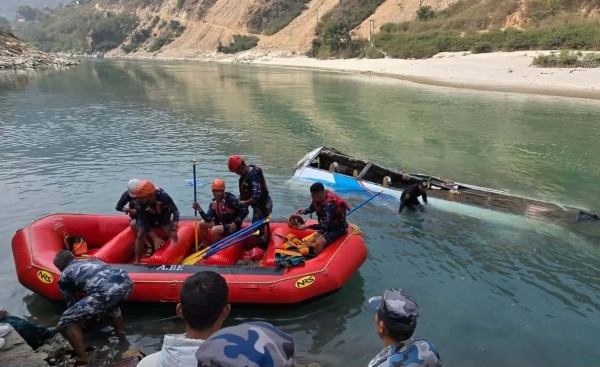 रामेछाप बस दुर्घटनामा मृतकको संख्या ९ पुग्यो