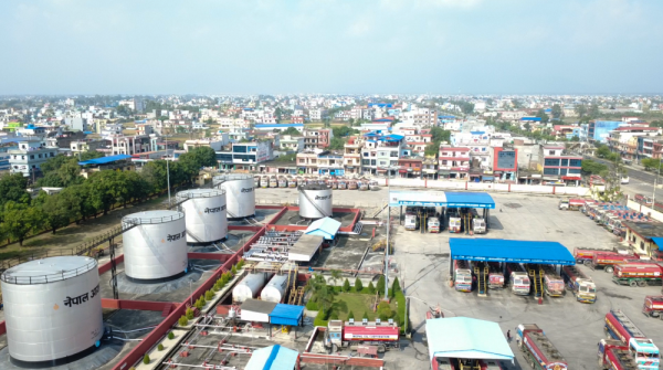 बस्तीबीचमा पेट्रोलियम डिपो, आगलागीको जोखिमले स्थानीय त्रसित        