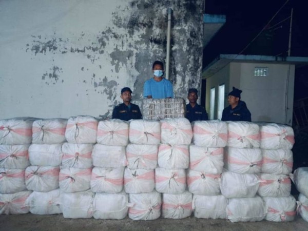 वेवारिसे अवस्थामा ९२१ किलो ६६ ग्राम गाँजा बरामद    