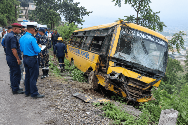 पोखरा स्कुल बस दुर्घटनाको छानबिन गर्न पाँच सदस्यीय समिति गठन
