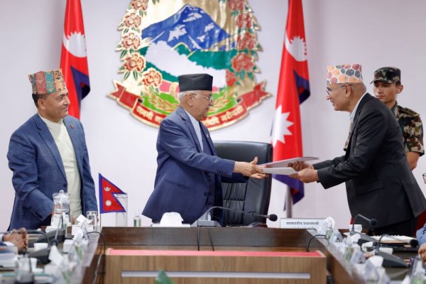 प्रधानमन्त्री र मन्त्रीहरुबीच कार्यसम्पादन सम्झौता