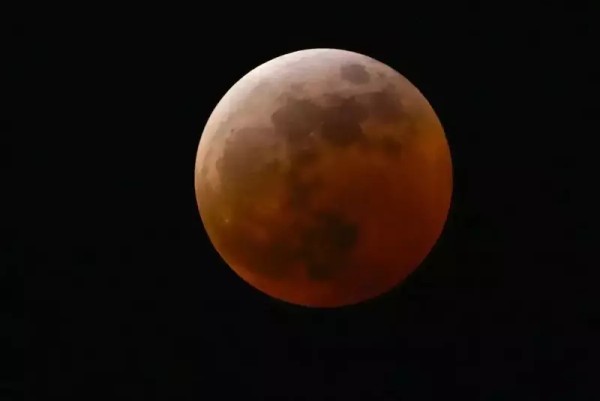 आज राति खग्रास चन्द्रग्रहण, १०:११ मा शुरू भई १:४१ बजे सकिने