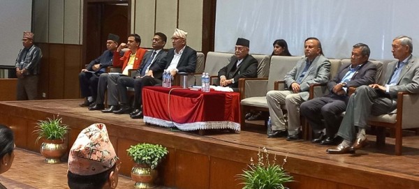 एमाले संसदीय दलको बैठक नीति तथा कार्यक्रममा केन्द्रित 