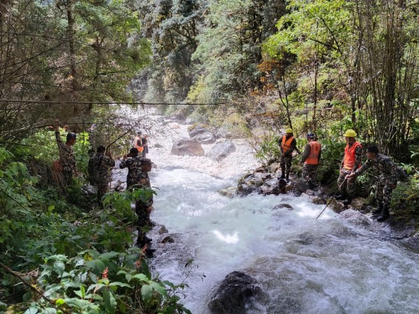 लाङ्टाङ क्षेत्रमा अलपत्र परेका बाह्र जनाको सकुशल उद्धार    