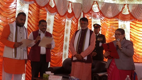 मधेस प्रदेश सरकारका नवनियुक्त दुई मन्त्रीद्वारा शपथ ग्रहण