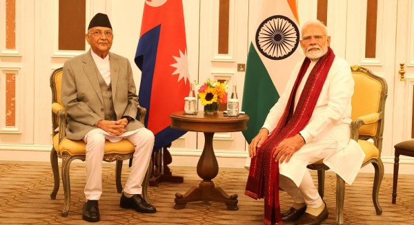 प्रधानमन्त्री ओली र भारतका प्रधानमन्त्री मोदीबीच बैंककमा भेटवार्ता
