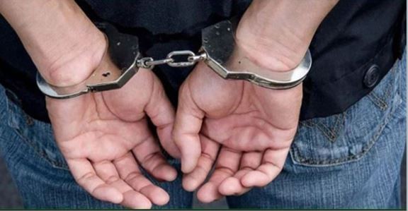 दुई जना भारतीय सहित तीन जना पक्राउ       