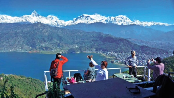 नयाँ वर्षमा पर्यटकीय गन्तव्यमा चहलपहल, व्यवसायी उत्साहित       