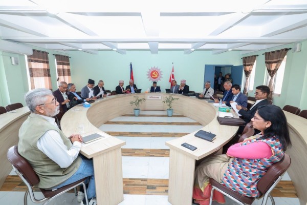 एमालेको सचिवालय बैठक शुरू      