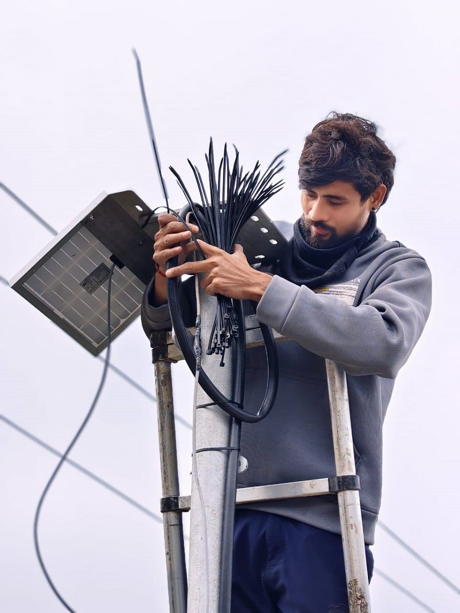 राधानदीमा जलस्तर मापन गर्ने ‘रडार लेभल सेन्सर’ जडान   