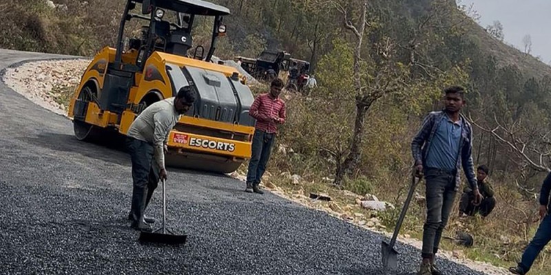 वडामै पहिलोपटक सडक कालोपत्र